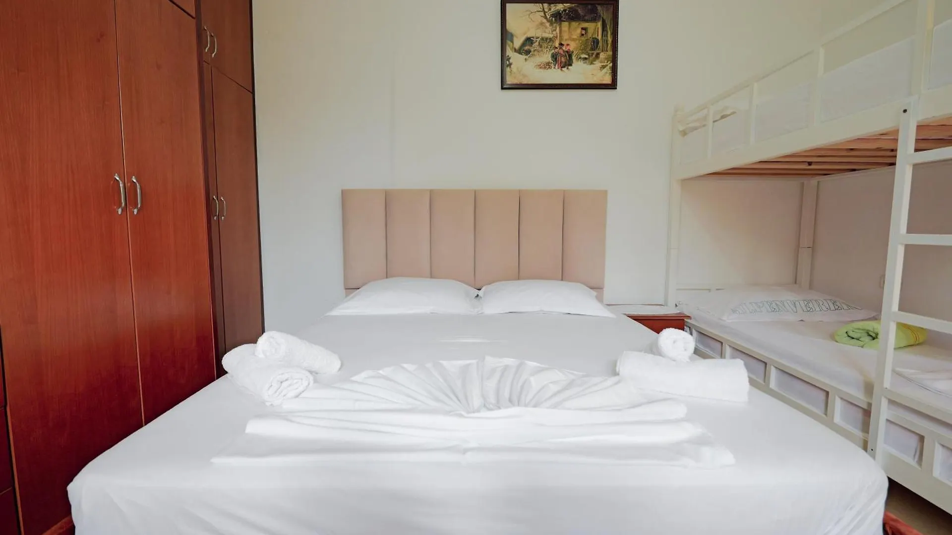 Vila Limos Ksamil 0*,  Albania